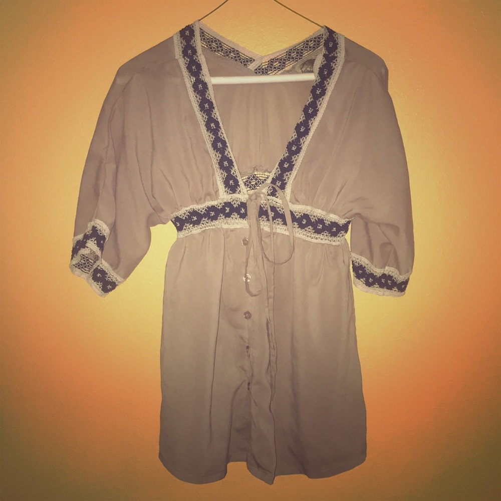 DejaVu size Small Flowy shirt top beige black